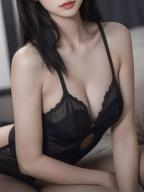 トリンドル　プラダ